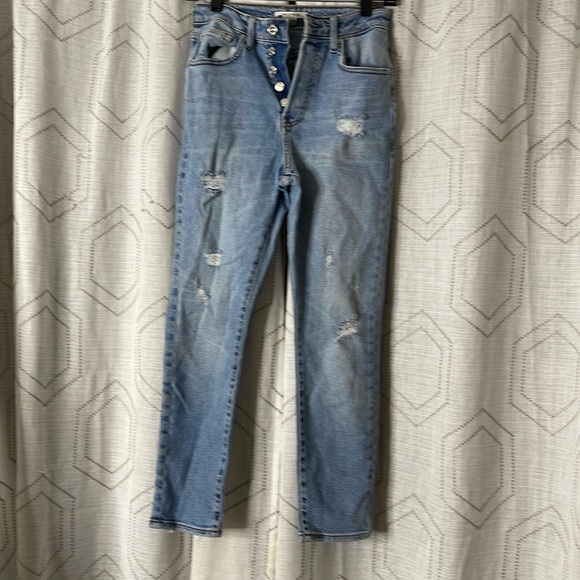 Forever 21 Light Blue 25 Distressed Denim Jeans 5 Button/Zip Close Pockets Belt - Picture 1 of 9